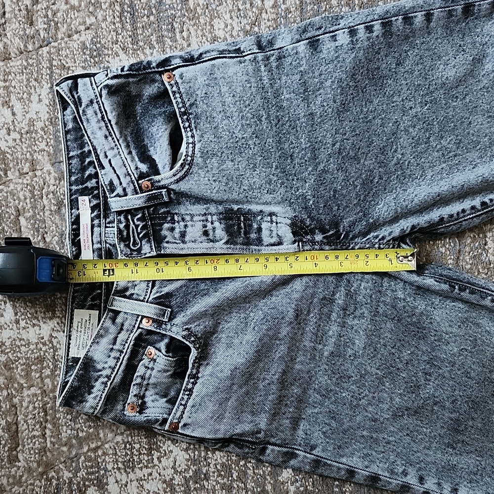 Levi's Ribcage Straight In Gray Color - Picture 7 of 7